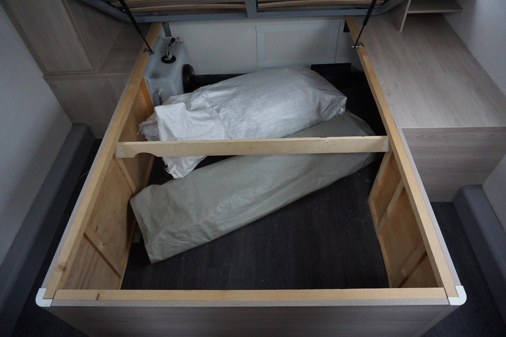 CARAVELAIR - Antares 470 style