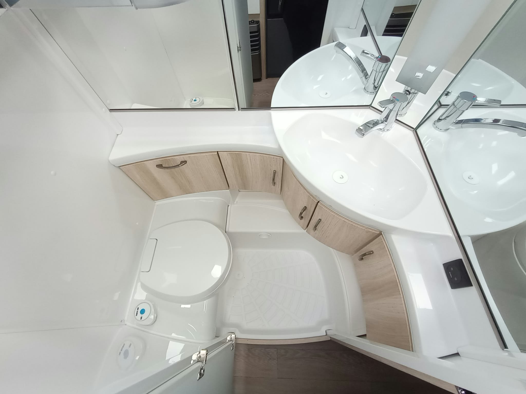 HOBBY - De Luxe 540 UL