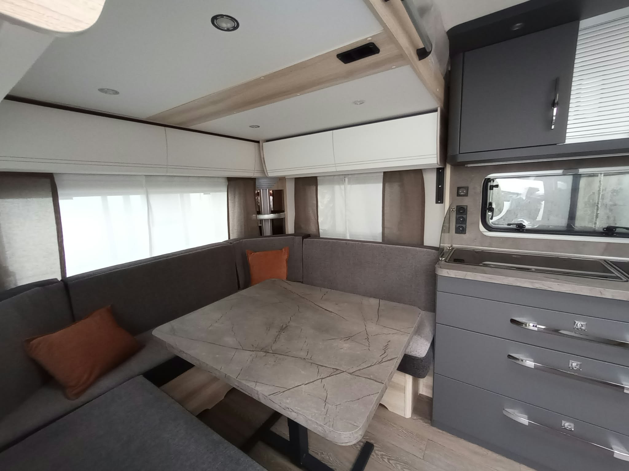 HOBBY - De Luxe 515 UHL