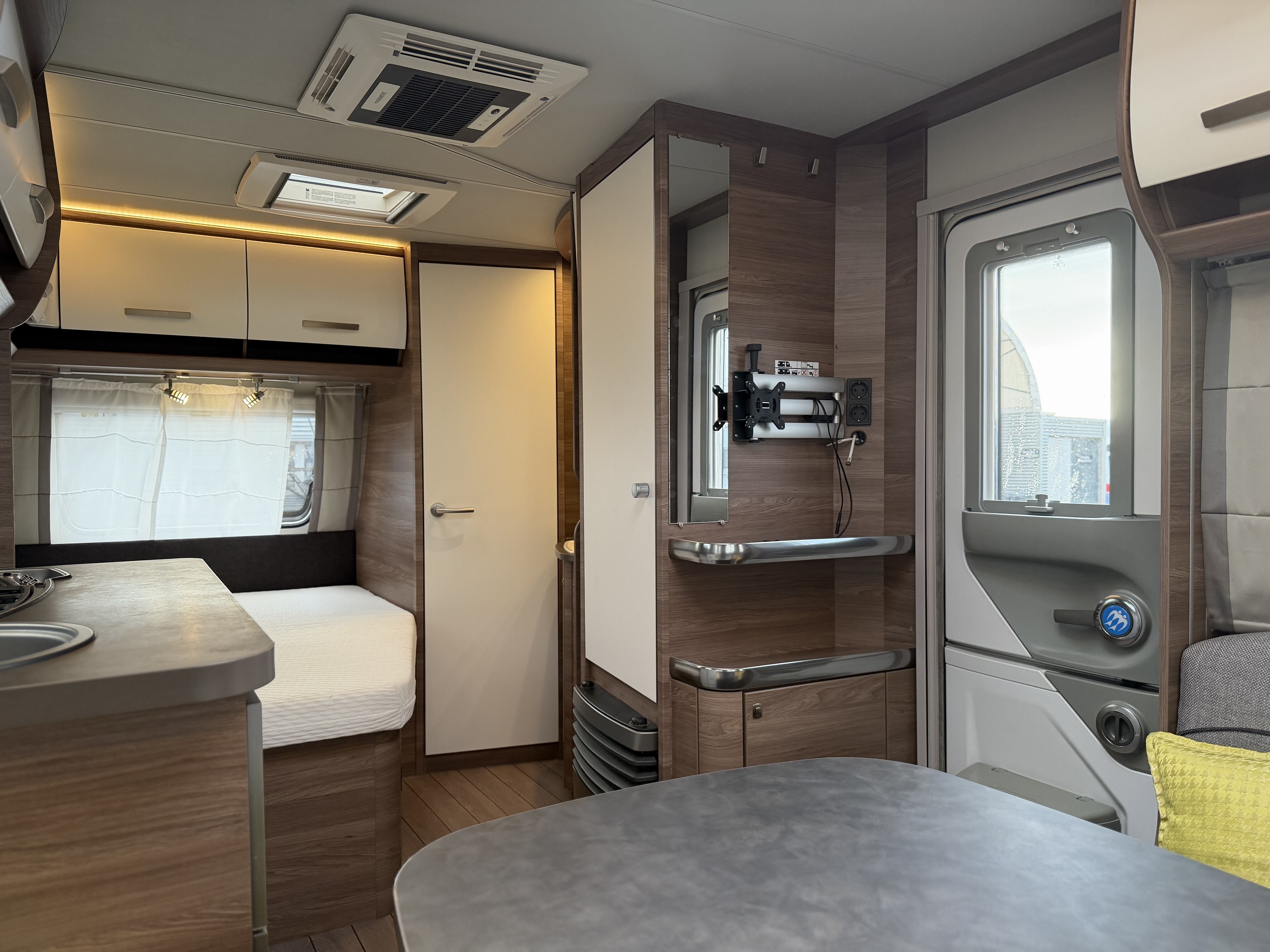 KNAUS - SPORT 450 FU Silver Selection