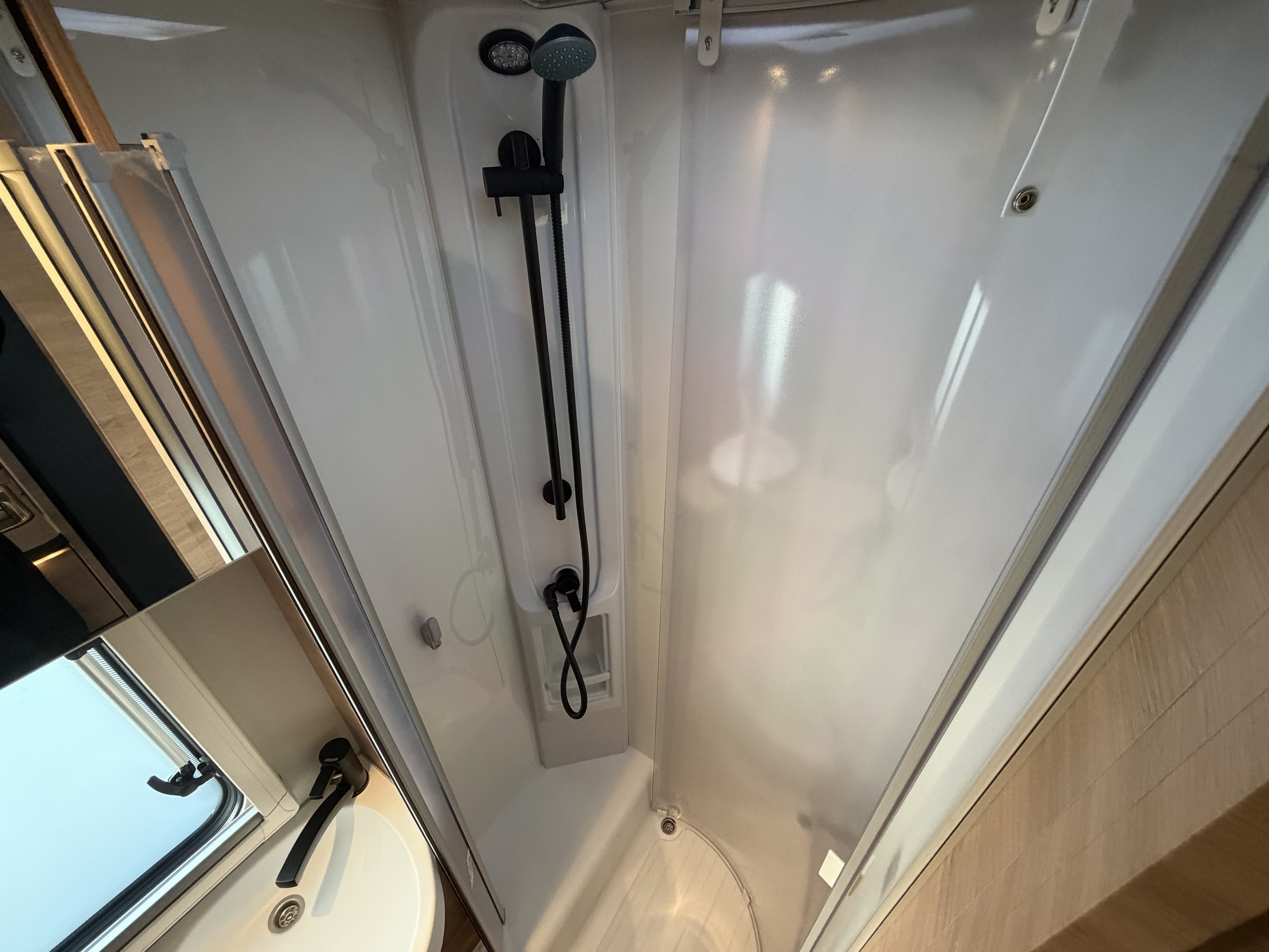 KNAUS - L!VE Ti 700 MEG PLATINUM SELEC